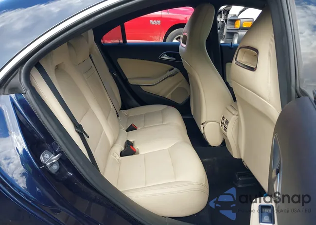 WDDSJ4EB1KN734374: 43086748