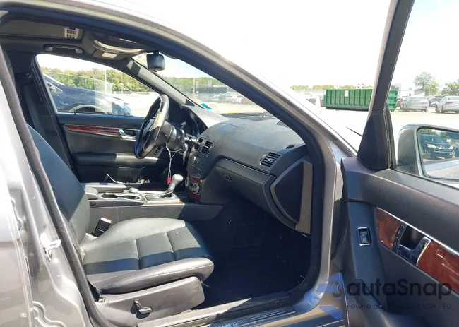 WDDGF8BB1AR126896: 43086893