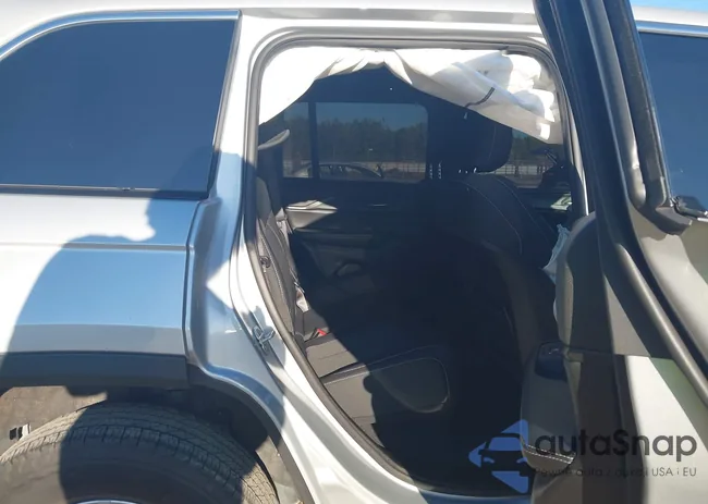 1C4RJHAG7RC151590: 43088215