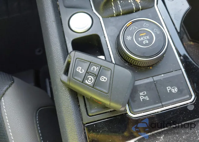 1V2TE2CA3MC202753: 43088652