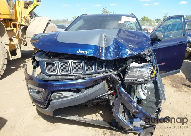 3C4NJDDB3KT747894: 43088042