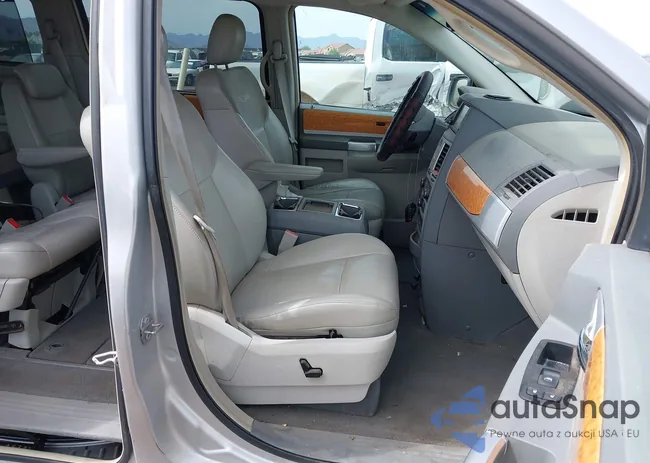 2A8HR64X49R558027: 43089385