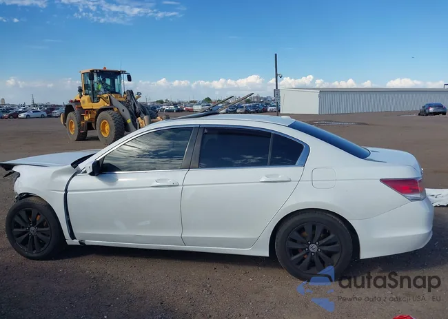 1HGCP2F81BA013579: 43089699