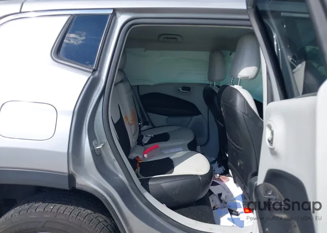 3C4NJDBB5KT813395: 43088779