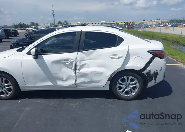 3MYDLBYV2JY300619: 43088885