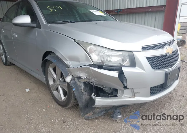 1G1PE5SB3E7370782: 43088932