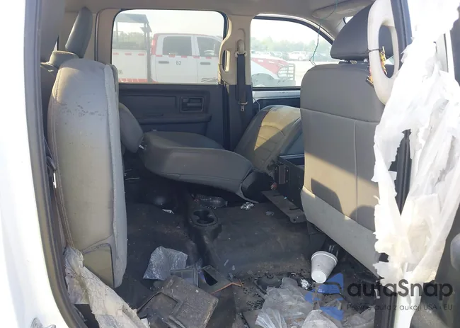 3C6UR4HJ7JG243322: 43090435