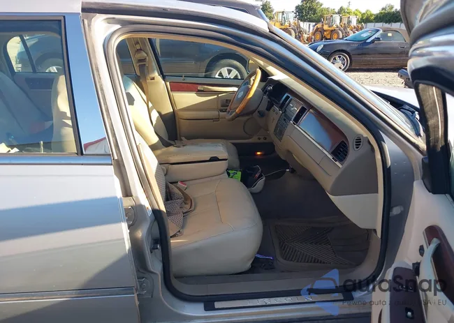 1LNHM83W64Y677336: 43090854