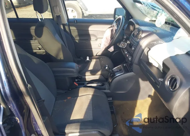 1C4NJPBA3GD677886: 43092143