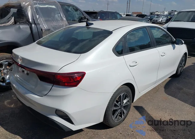 3KPF24AD1PE603831: 43092249