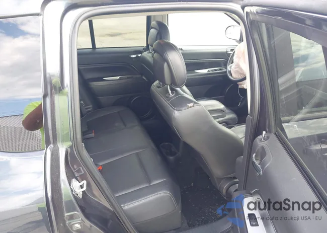 1C4NJCEAXFD171538: 43092395