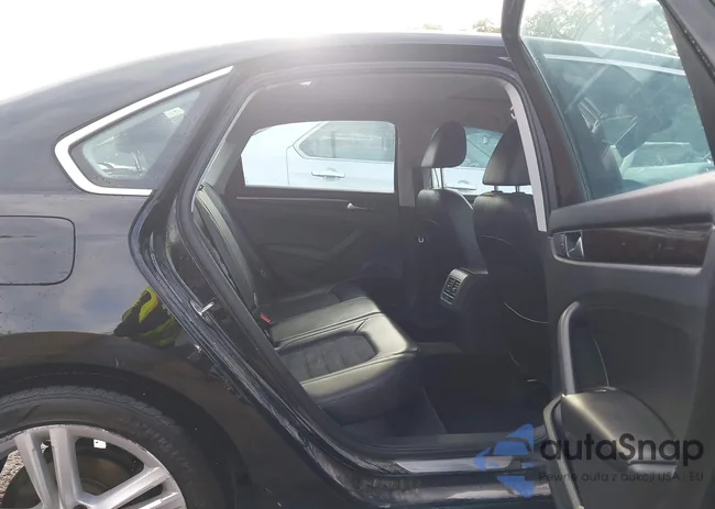 1VWCV7A39FC035818: 43092585