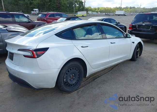 5YJ3E1EA9RF758861: 43092051