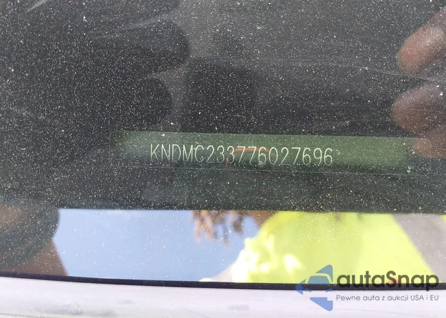 KNDMC233776027696: 43093178