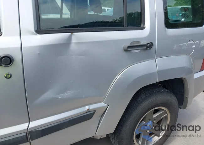 1C4PJLAK9CW208232: 43093211