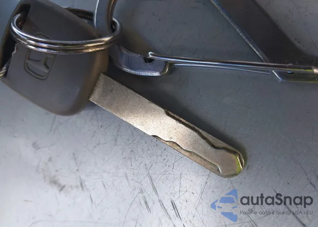 1HGCP2F81BA037994: 43093369