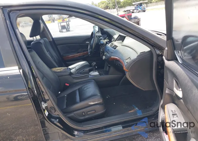 1HGCP2F81BA037994: 43093369