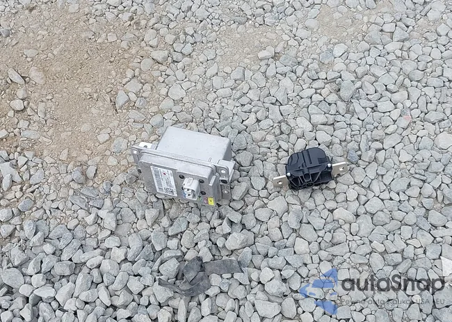 5YJ3E1EB6NF364981: 43094533