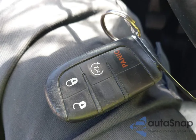 3C4NJCCB9KT676096: 43093855