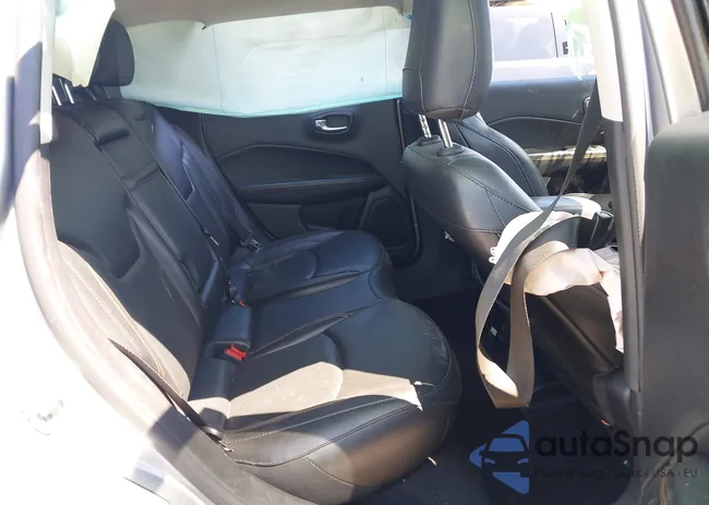 3C4NJCCB9KT676096: 43093855