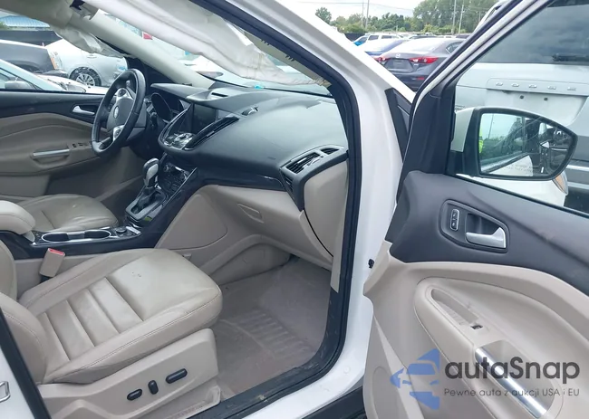 1FMCU9J92FUA50205: 43095563