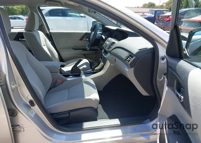 1HGCR2F33DA237583: 43095706