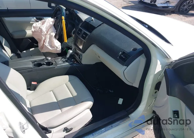 WDDGF5EB2BR159384: 43094738