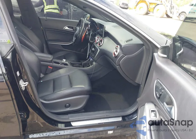 WDDSJ4EB7EN049624: 43095130