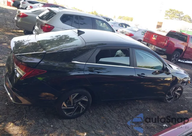 KMHLS4DG0RU780881: 43096131