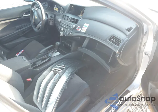 1HGCP26478A116074: 43096398