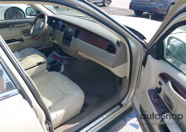 1LNHM83WX3Y643298: 43096695