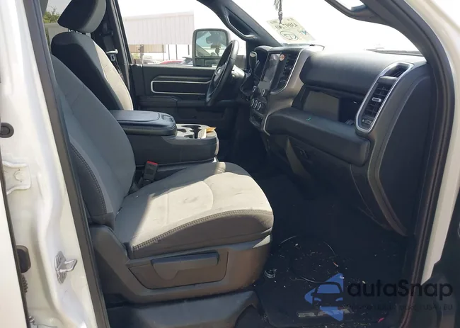 3C6UR5DL9RG296418: 43097240