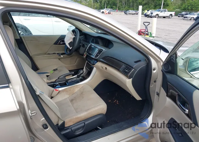 1HGCR2F79HA160338: 43098417