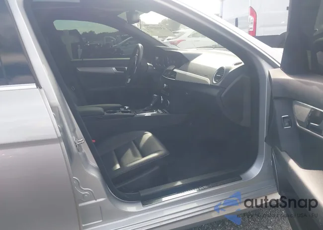 WDDGF8AB4DG120995: 43098597