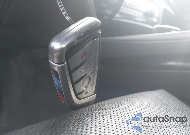 WBAKB8C57BC852272: 43098692