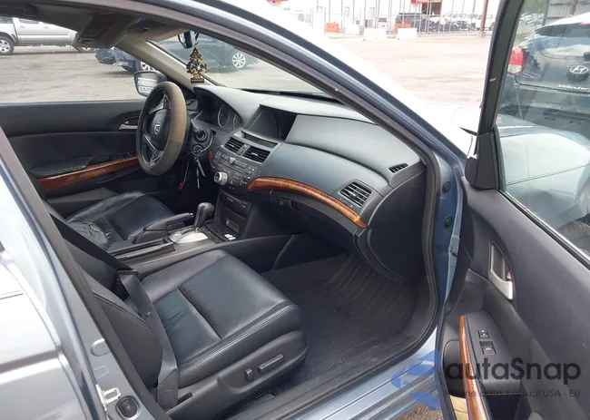 1HGCP2F87BA088061: 43099272