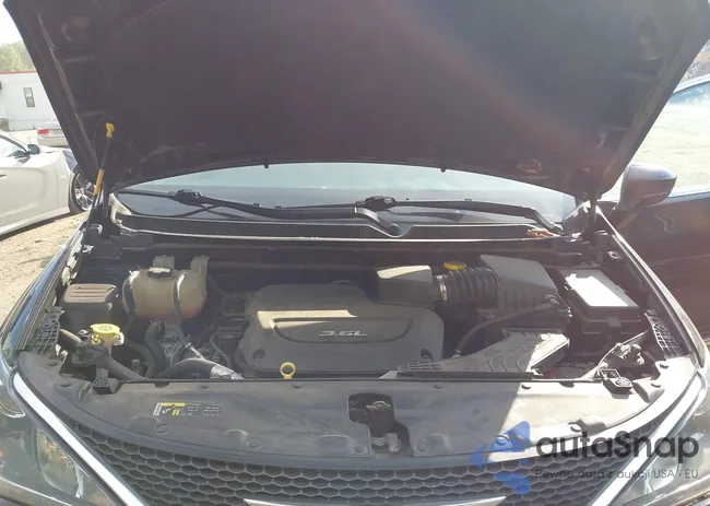 2C4RC1EG0HR656176: 43099528