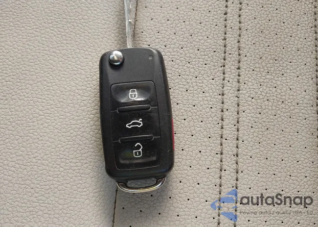 3VWD17AJ8GM412833: 43100375