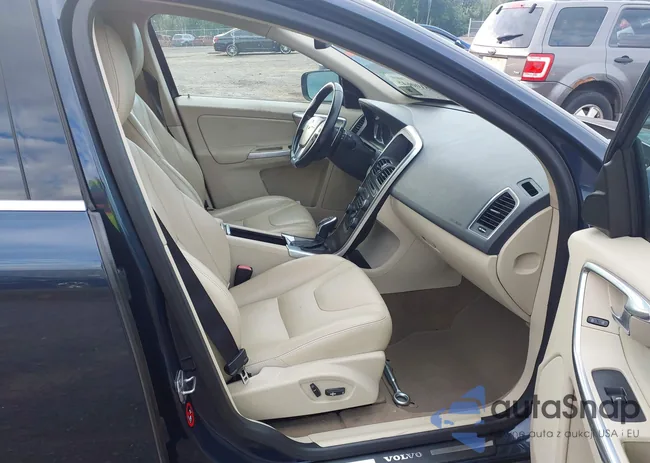 YV4902RB5F2577110: 43100645