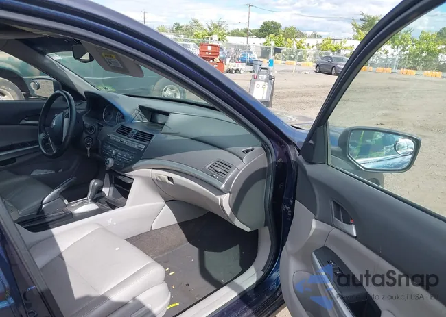 5KBCP3F86AB007305: 43101196