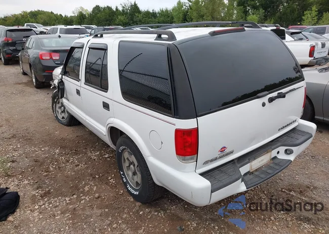 1GNDT13XX3K133775: 43101584