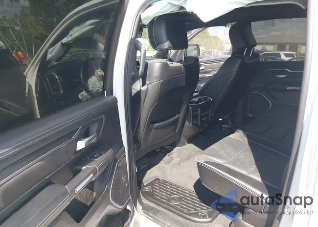 1C6SRFRT8RN202137: 43100837