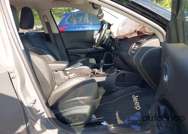 3C4NJDCB2MT570386: 43102263