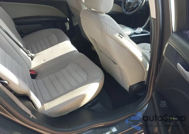 3FA6P0G75KR277129: 43102493