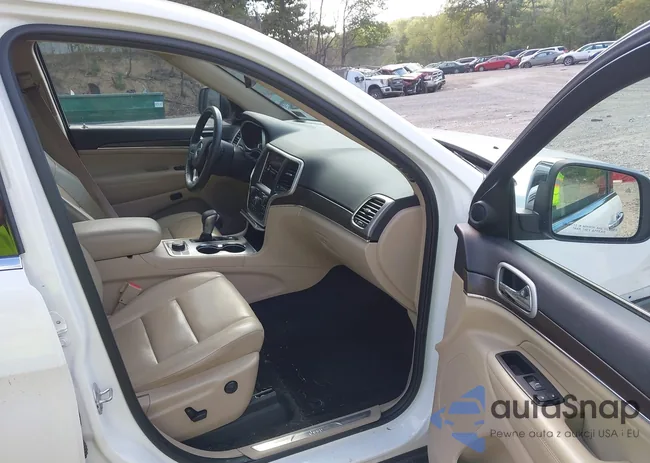 1C4RJFBG2JC245884: 43102574