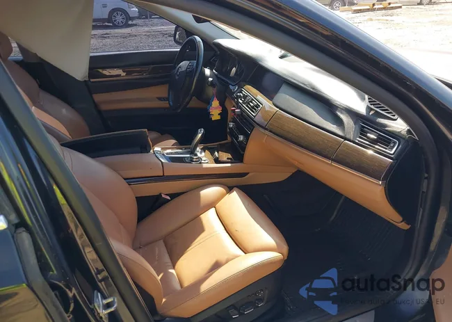 WBAKA4C57BC612747: 43102653