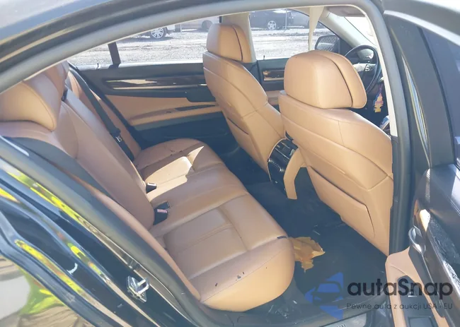 WBAKA4C57BC612747: 43102653