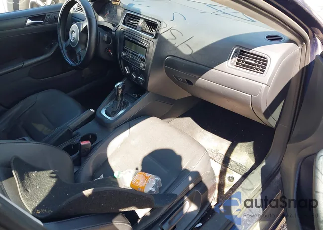 3VWDX7AJ0BM346267: 43103179