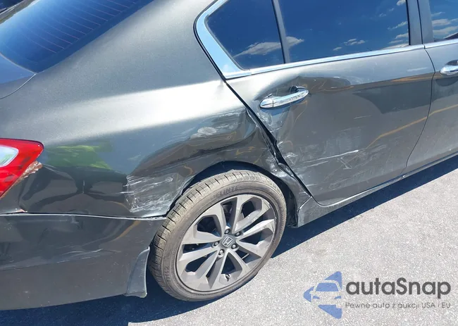 1HGCR2F56DA127421: 43103229