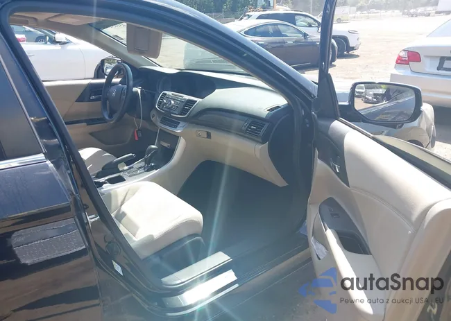 1HGCR2F71FA252380: 43103288